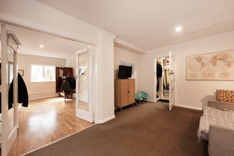 Photo of property in 115 Breaker Bay Road, Breaker Bay, Wellington, 6022