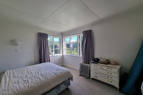 Photo of property in 13 Ames Street, Paekakariki, 5034