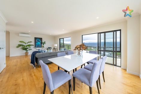 Photo of property in 8 Poto Road, Normandale, Lower Hutt, 5010