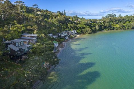 Photo of property in 254 Wade River Road, Wade Heads, Whangaparaoa, 0932