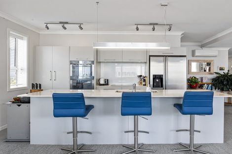 Photo of property in 30 Eaves Bush Parade, Orewa, 0931