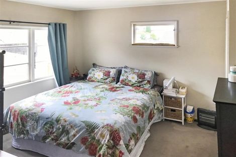 Photo of property in 1/24a Dallinghoe Crescent, Milford, Auckland, 0620