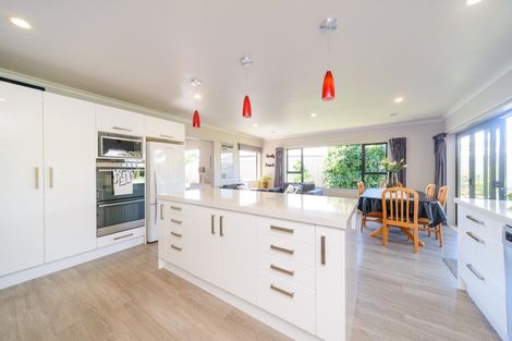 Photo of property in 18 Daniel Place, Kelvin Grove, Palmerston North, 4414