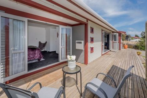 Photo of property in 52 Rutherford Drive, Waikanae Beach, Waikanae, 5036