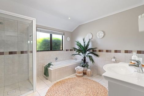 Photo of property in 5 Maldives Way, Papamoa Beach, Papamoa, 3118