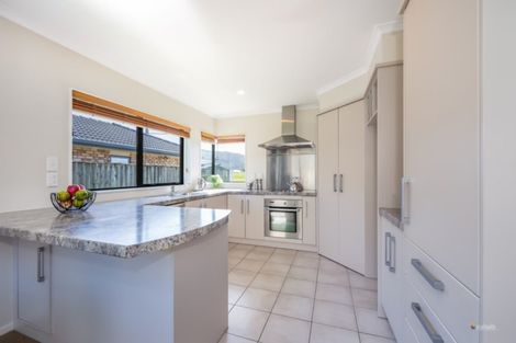 Photo of property in 24 Pinehill Crescent, Trentham, Upper Hutt, 5018