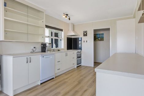 Photo of property in 14 Rospeath Crescent, Spotswood, New Plymouth, 4310