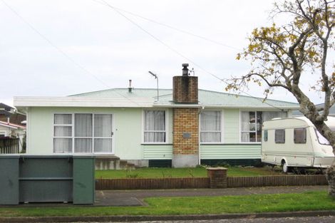 Photo of property in 21 Turakina Street, Merrilands, New Plymouth, 4312