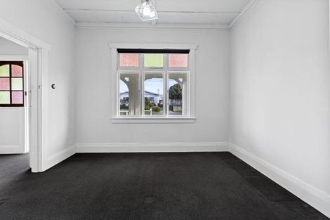 Photo of property in 25 Paynters Avenue, Strandon, New Plymouth, 4312