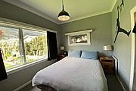 Photo of property in 79 Tipahi Street, Nelson South, Nelson, 7010