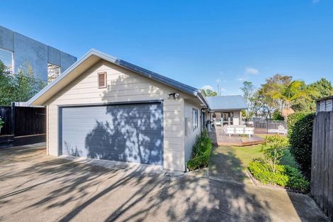 Photo of property in 2/103 Bond Crescent, Forrest Hill, Auckland, 0620