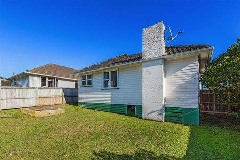 Photo of property in 11 D'urville Street, Cannons Creek, Porirua, 5024