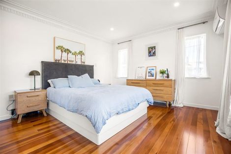 Photo of property in 16 Taikata Road, Te Atatu Peninsula, Auckland, 0610