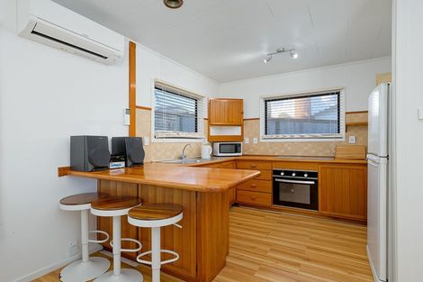 Photo of property in 1/19 Pine Avenue, Henderson, Auckland, 0612