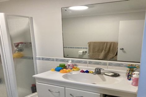 Photo of property in 3 Greenleaf Way, Northcross, Auckland, 0630