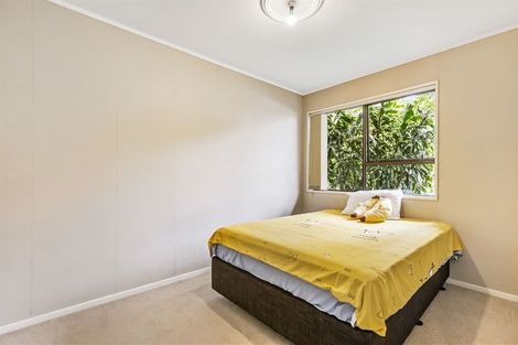 Photo of property in 2/10 Redoubt Road, Goodwood Heights, Auckland, 2105