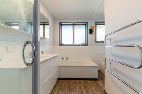 Photo of property in 131b Waikawa Road, Picton, 7220