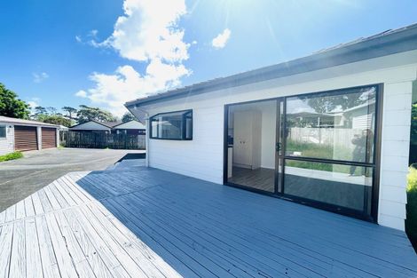 Photo of property in 6 Pureora Place, Clendon Park, Auckland, 2103