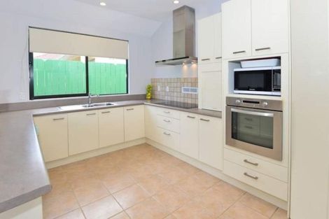 Photo of property in 9 Rosetti Rise, West Harbour, Auckland, 0618