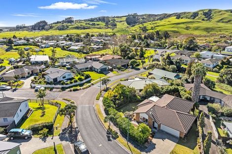 Photo of property in 15 Cabeleigh Drive, Helensville, 0800