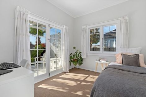 Photo of property in 8a Bains Avenue, Hamilton East, Hamilton, 3216