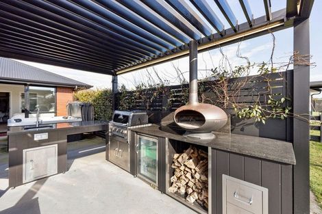 Photo of property in 15 Moemoea Place, Cambridge, 3434