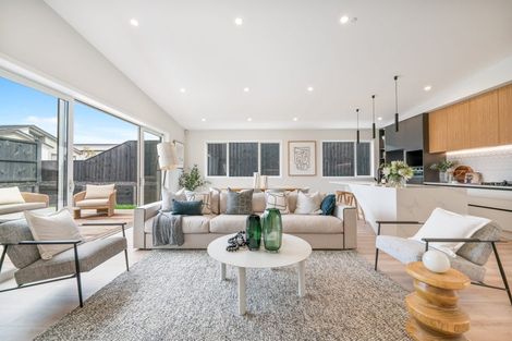 Photo of property in 11 Spars Road, Wainui, 0932