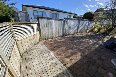 Photo of property in 11 Aplin Place, Birkdale, Auckland, 0626