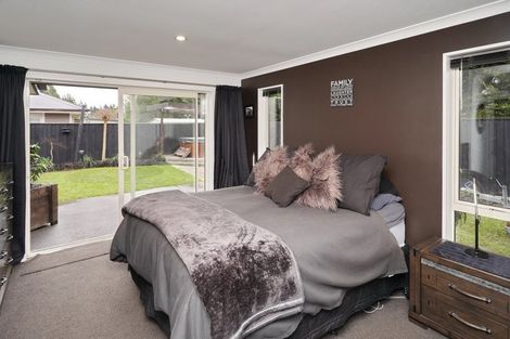 Photo of property in 11 Franklin Drive, Rangiora, 7400