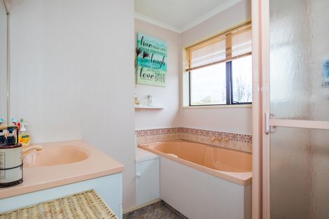 Photo of property in 37 Temple Crescent, Gleniti, Timaru, 7910