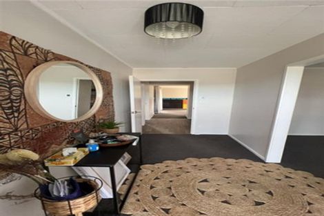 Photo of property in 4 Pahi Place, West Harbour, Auckland, 0618