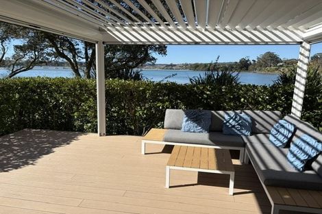 Photo of property in 43a Pohutukawa Avenue, Red Beach, 0932