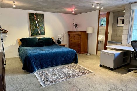 Photo of property in 25a Stanley Point Road, Stanley Point, Auckland, 0624