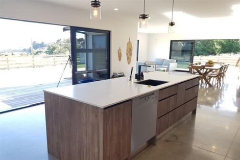 Photo of property in 171 Hickman Road, Urenui, 4375