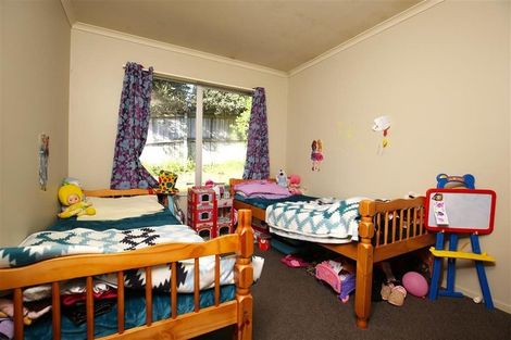 Photo of property in 22 George Deane Place, Greenhithe, Auckland, 0632