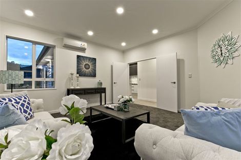 Photo of property in 12 Sir Lincoln Drive, Kumeu, 0810