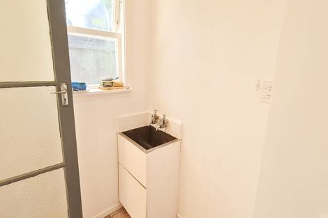 Photo of property in 50 Batchelor Street, Newlands, Wellington, 6037