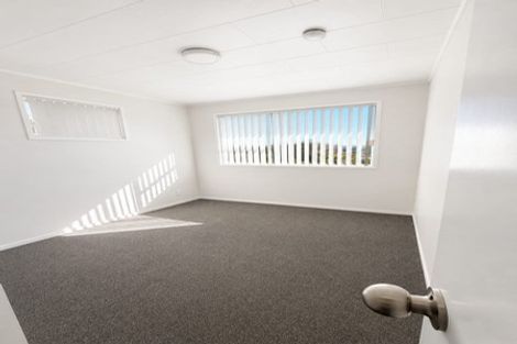Photo of property in 1/21 Bonito Place, Bayview, Auckland, 0629