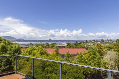 Photo of property in 22 Reeves Road, Acacia Bay, Taupo, 3330