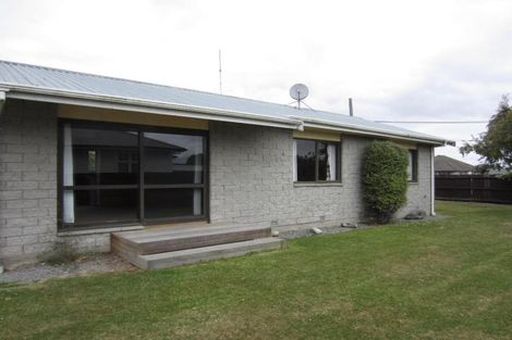 Photo of property in 19 Factory Road, Belfast, Christchurch, 8051