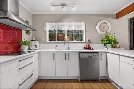 Photo of property in 52a Rua Road, Glen Eden, Auckland, 0602