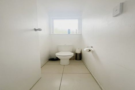 Photo of property in 63 Peach Road, Glenfield, Auckland, 0629