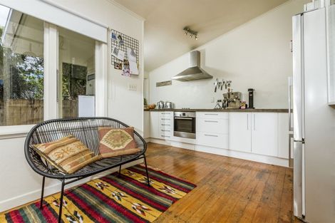 Photo of property in 1/16a Bardia Street, Belmont, Auckland, 0622