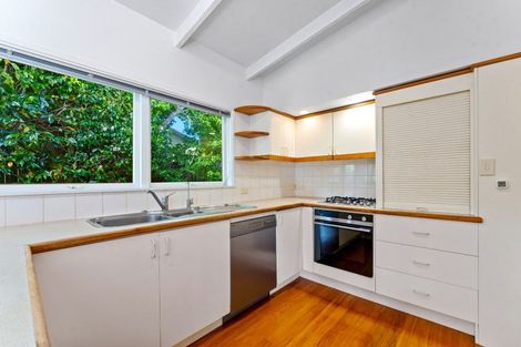 Photo of property in 42 Woodstock Road, Forrest Hill, Auckland, 0620