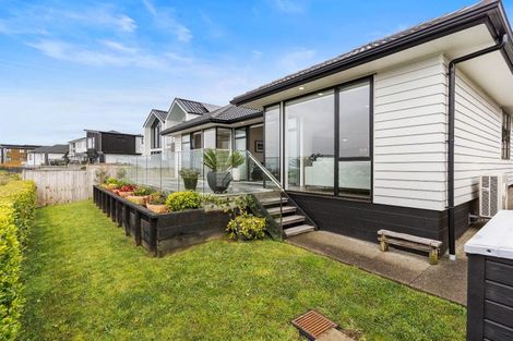 Photo of property in 106 Wainui Road, Silverdale, 0932