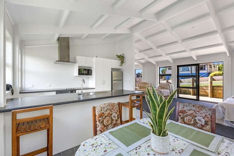 Photo of property in 14 Nevada Drive, Merrilands, New Plymouth, 4312