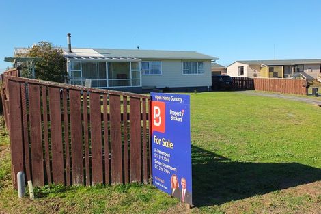 Photo of property in 10 Harrod Avenue, Foxton Beach, Foxton, 4815