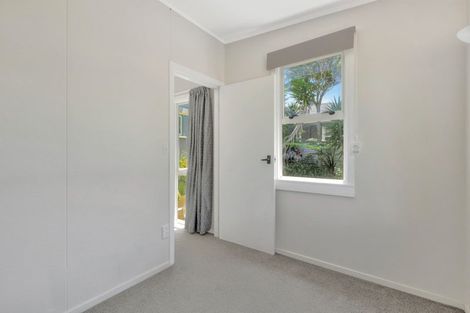 Photo of property in 9 Hursthouse Street, Vogeltown, New Plymouth, 4310