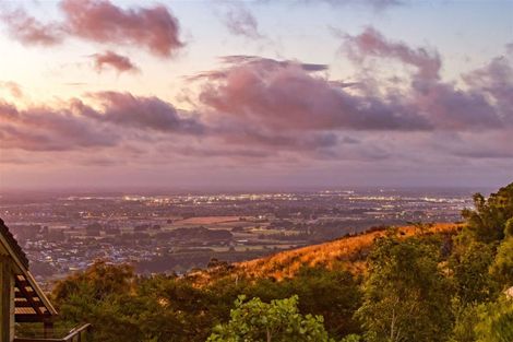 Photo of property in 8 Pentre Terrace, Cashmere, Christchurch, 8022