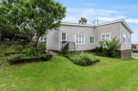 Photo of property in 4b View Road, Campbells Bay, Auckland, 0630